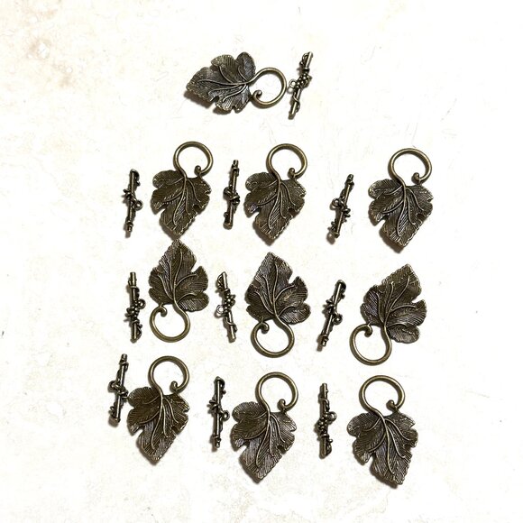 2/$20, Large Grape Leaf Shape Bronze Tone Alloy OT Toggle Clasps 10 Sets - Picture 1 of 4